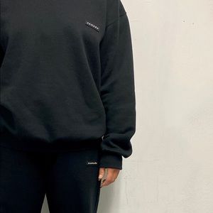 black jogging lounge set